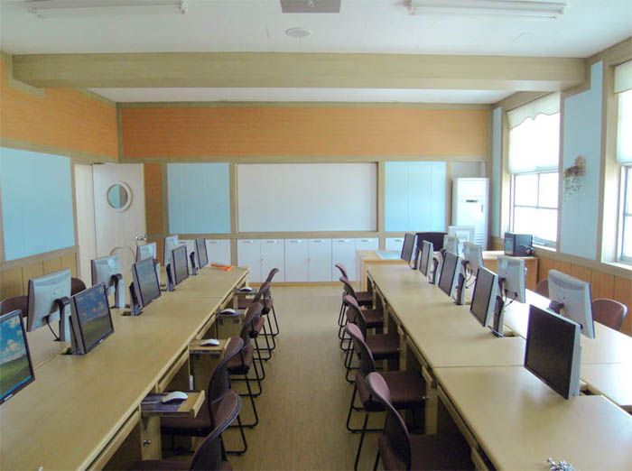칠성중학교 컴퓨터실과 도서실 리모델링
