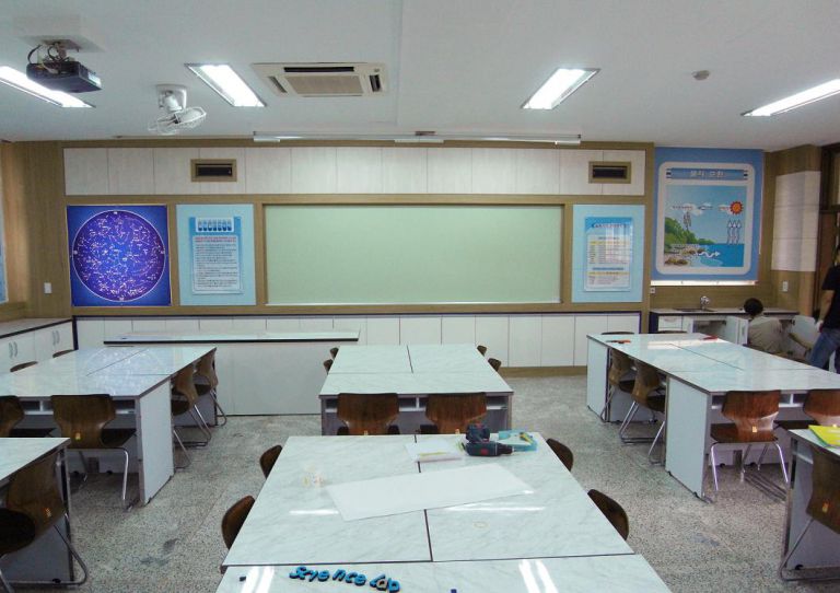 용암중학교 과학실험실 리모델링 및 가구 제작 공사
